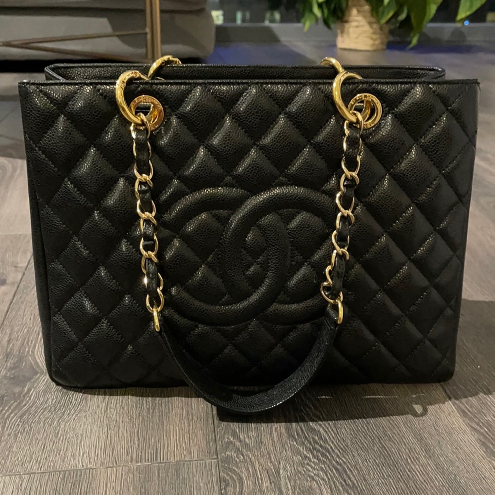 Chanel GST - in excellent condition!